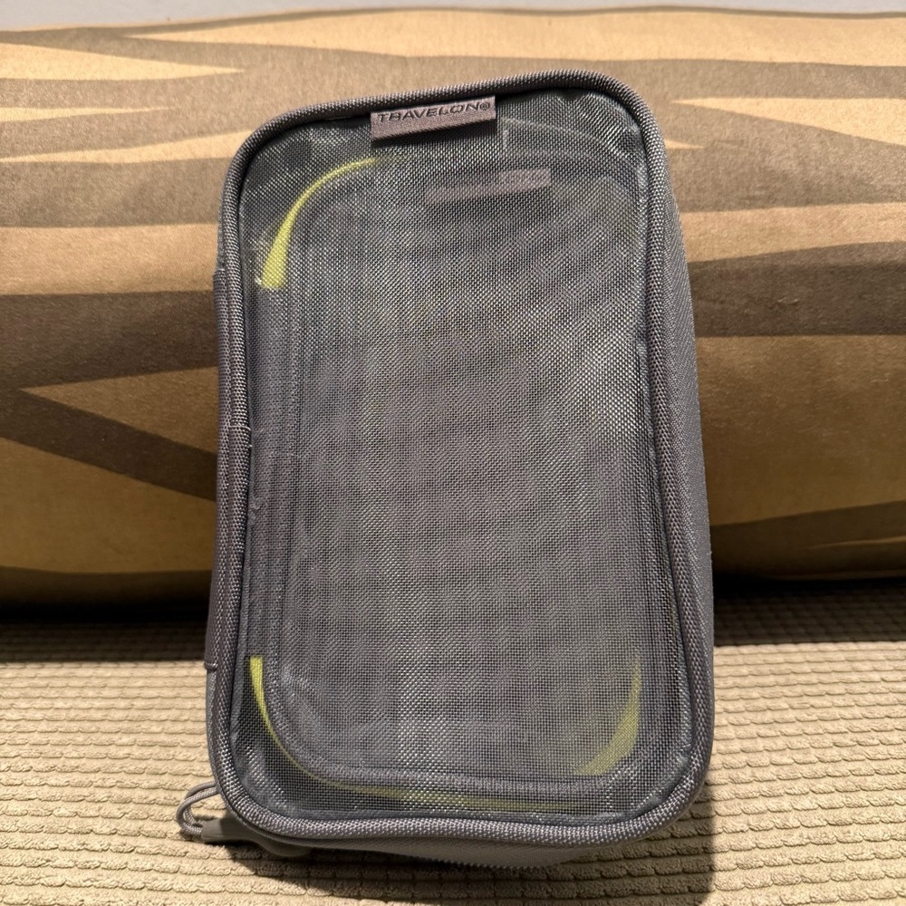 Travelon- set of 2 accessory packing squares - Picture 5 of 9